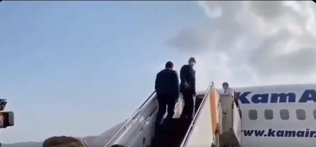 भिडियोमा हेर्नहोस् घानीले देश छाड्दा देखिएको दृश्य