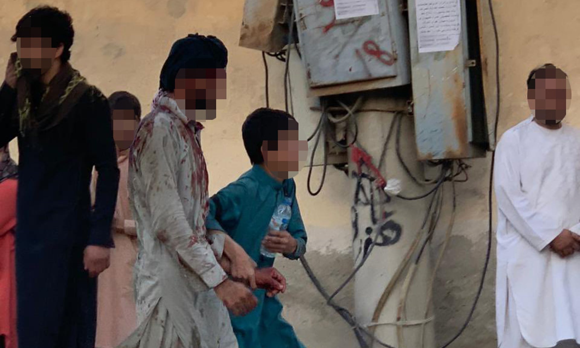 काबुल विमानस्थलबाहिर आत्मघाती बम विस्फोट