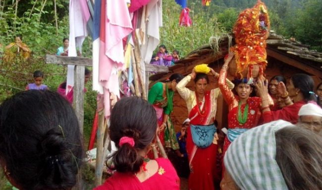जेठो पर्व ‘वल्के’ को चहलपहल सुरु