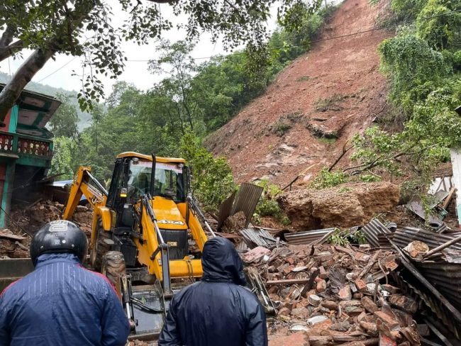 पहिराले पुरिएर राम्दीमा एक महिलाको मृत्यु
