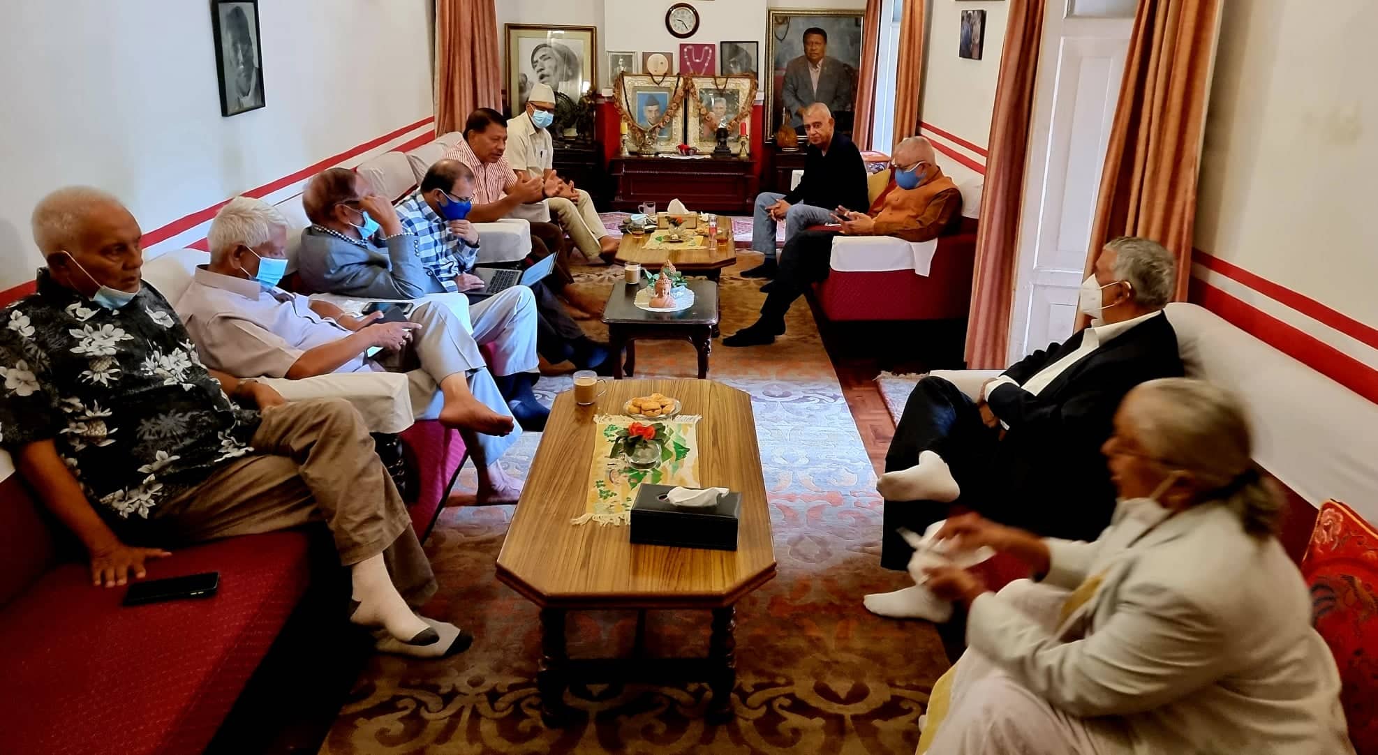 चाक्सीबारीमा पौडेल समूहको भेला, जिल्ला सभापितकाे अनसनप्रति ऐक्यवद्धता