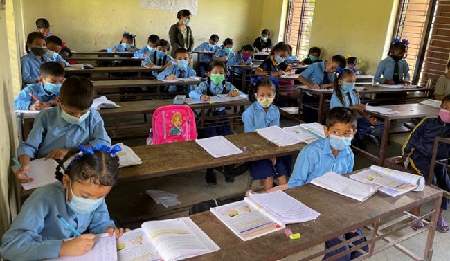 तनहुँमा चार महिनापछि विद्यालय खुले, भाैतिक उपस्थितिमै पठनपाठन
