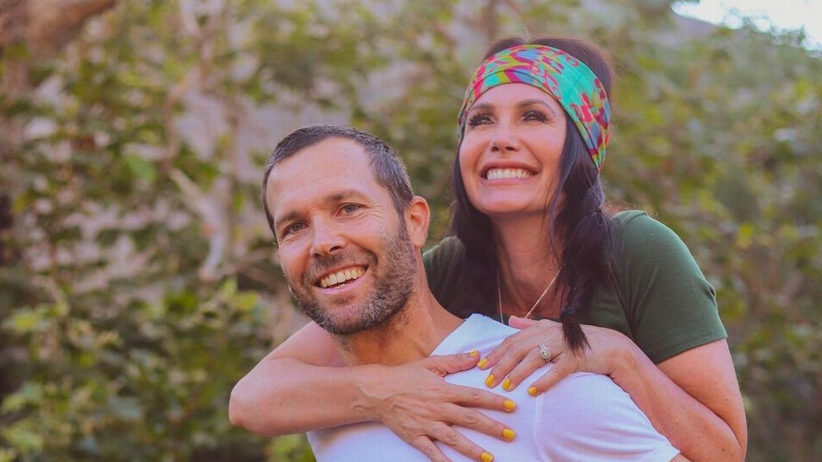 श्रीमतीले एडल्ट फिल्ममा काम गर्दा श्रीमानलाई जागिरबाट निकालियो