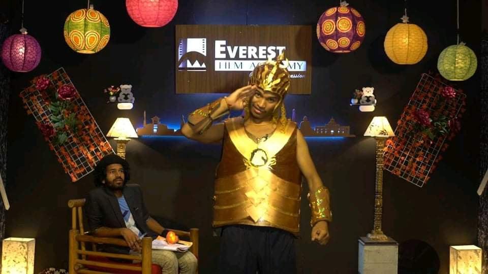 ‘प्रेम गीत-३’ अभिनेता राउतले स्टान्डअप ‘शो’ निर्देशन गर्दै