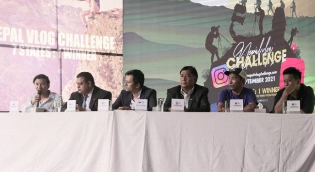 कलाकारिता क्षेत्रका ख्यातीप्राप्त देश विदेशका १० व्यक्ति सगरमाथा आधार शिविर जाँदै