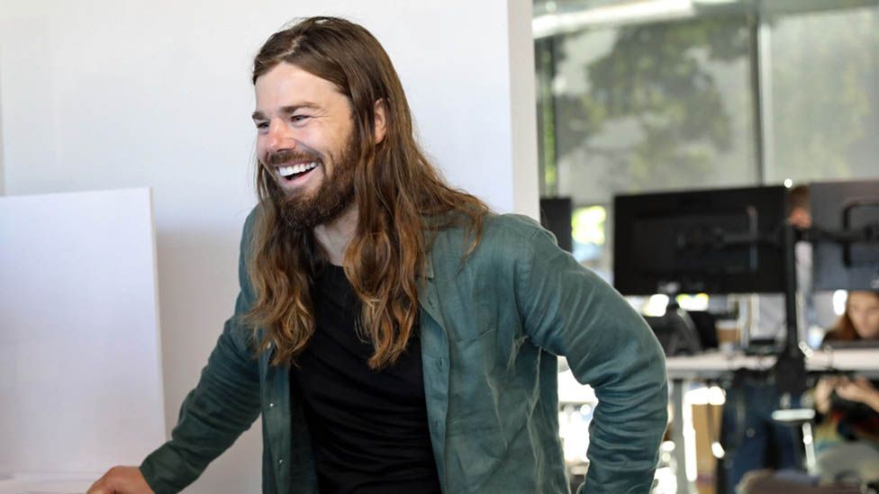 आफ्नो तलब १३ करोड घटाएर सबै कर्मचारीलाई ८० लाख दिने सीइओले भने ‘नाफा भयो’