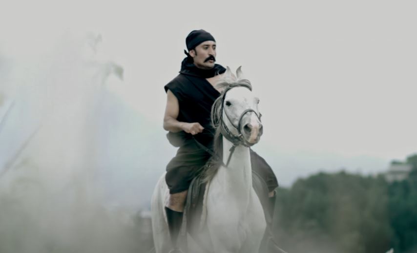 ‘म नेपाल हो’ मा सन्तोषकाे पृथ्वीनारायणदेखि बुद्धसम्मको भुमिका