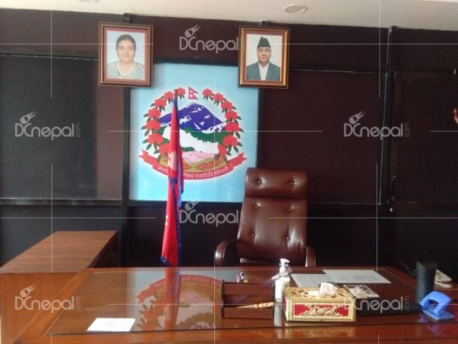 सुनसान सिंहदरबार, अलमलमा कर्मचारी