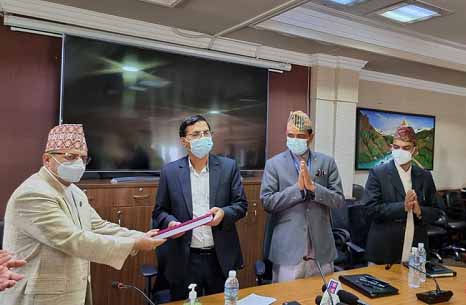 धितोपत्र बोर्डका अध्यक्षमाथि छानबिन गर्न गठित समितिले बुझायो प्रतिवेदन