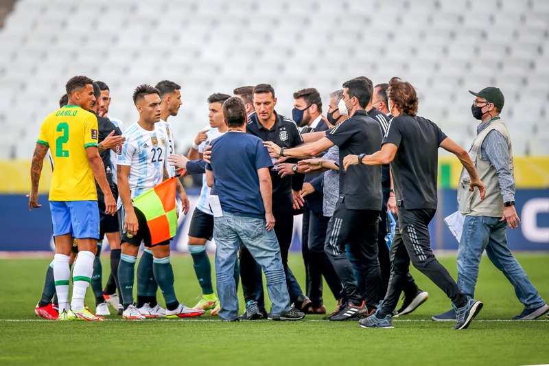 कोरोना मापदण्ड उल्लंघन गरेपछि ब्राजिल र अर्जेन्टिनाको खेल स्थगित