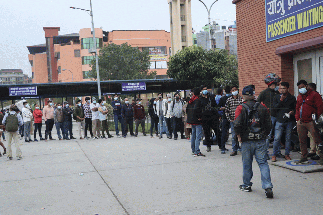 दसैंमा घर जानका लागि अग्रिम टिकट बुकिङ खुला (फाेटाेफिचर)