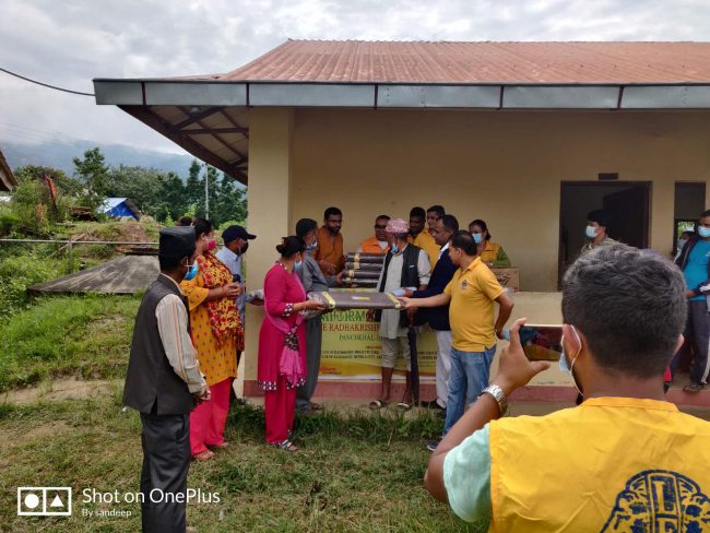 काठमाडौंका विभिन्न लाइन्स क्लवहरुद्धारा विद्यालयमा सहयोग