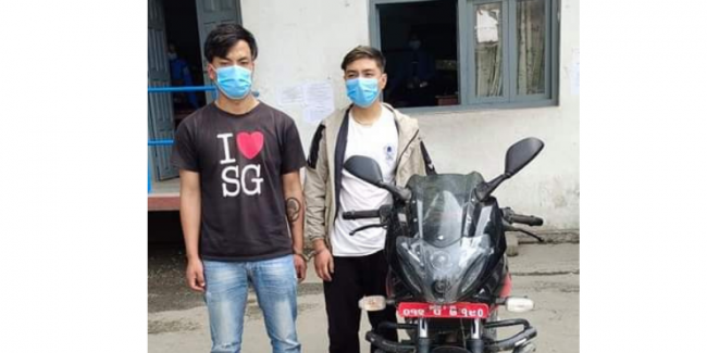 मोटरसाइकल चोरी गर्ने दुई पक्राउ