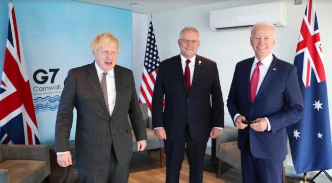 चीनको प्रतिकार गर्न अमेरिका र बेलायतले अस्ट्रेलियालाई आणविक हतियार बनाउन सघाउने