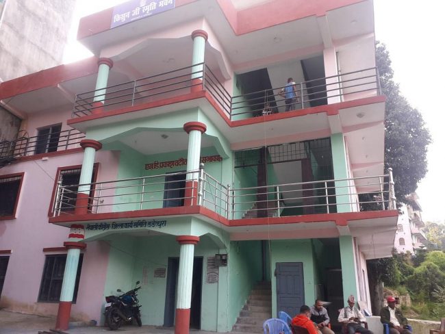 विवादका बीच डडेल्धुरामा कांग्रेस वडा अधिवेशन, जिल्ला सभापतिले गरे बहिस्कारकाे घाेषणा