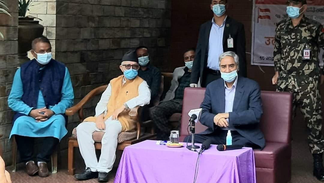 महेश बस्नेतलाई देउवाको चुनौती : मलाई होइन, दुर्लभ थापालाई हराएर देखाउनुस्