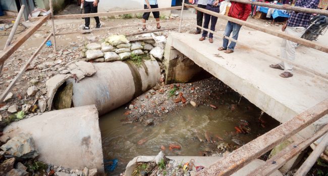 कपनको ढलमा खसेर बेपत्ता भएका बालकको शव ललितपुरमा भेटियो