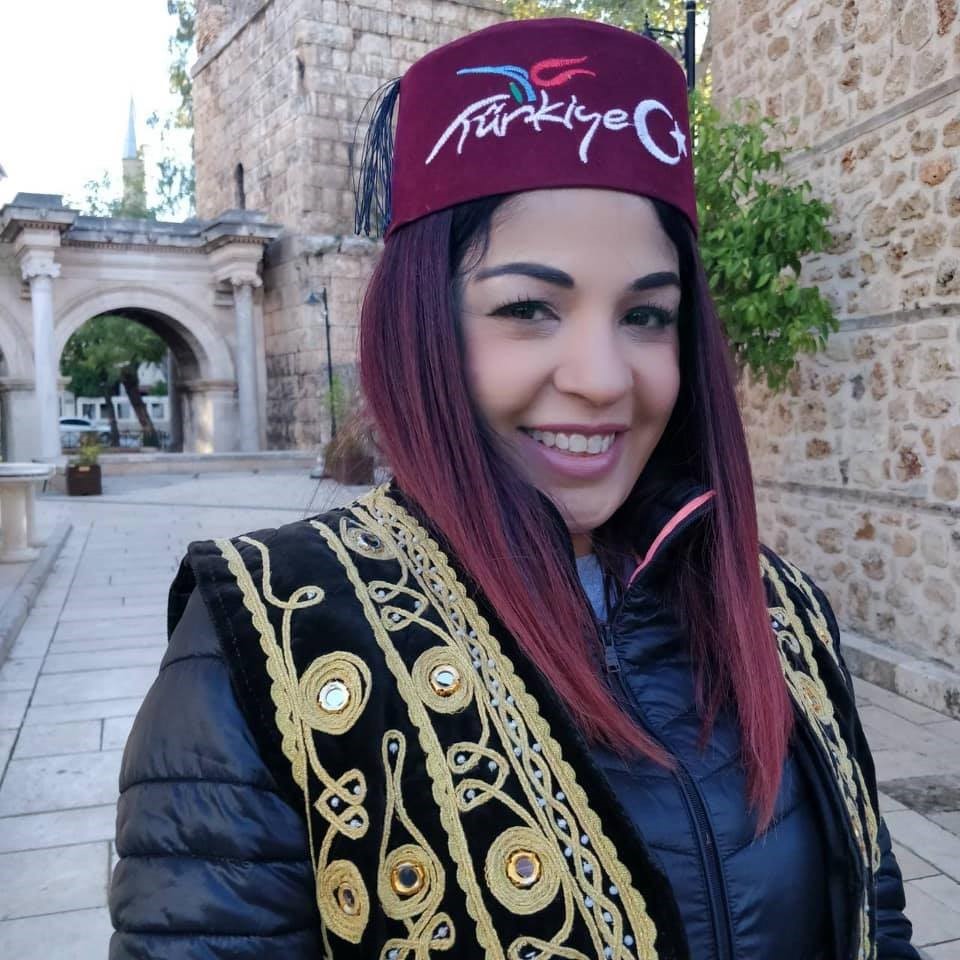 भरतमोहन अधिकारीकी छोरी माधव नेपालको पार्टीमा