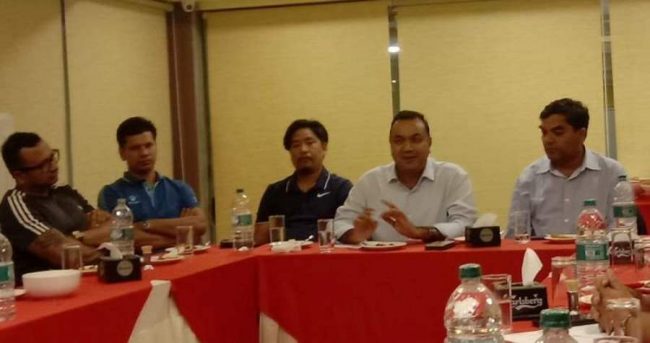 एनआरएनएका आचार्यद्वारा गैरआवासीय नेपाली नागरिकता कार्यान्वयन हुनुपर्नेमा जोड