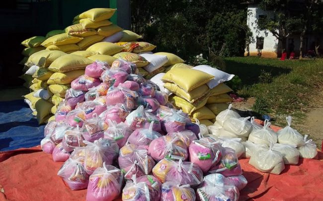 अति गरिब विपन्न २०७ परिवारलाई खाद्य राहत सामग्री वितरण