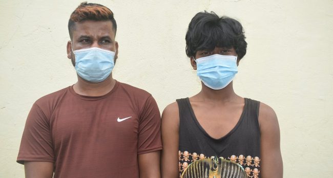 गाडी कुरिरहेकी बालिकालाई काभ्रे लगेर बलात्कार