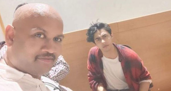 प्रत्यक्षदर्शीले लिखित बयानमा भने ‘करोडौं असुल्नका लागि आर्यन खानलाई एनसीबीले फसायो’