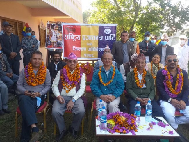 राप्रपा बैतडीको अध्यक्ष भट्ट