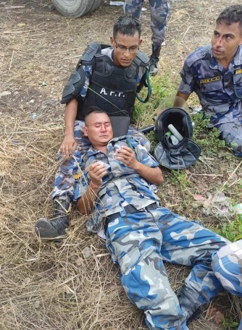 मोतीपुर गोलीकाण्डमा गम्भीर घाइते चार प्रहरीलाई काठमाडौं लगियो