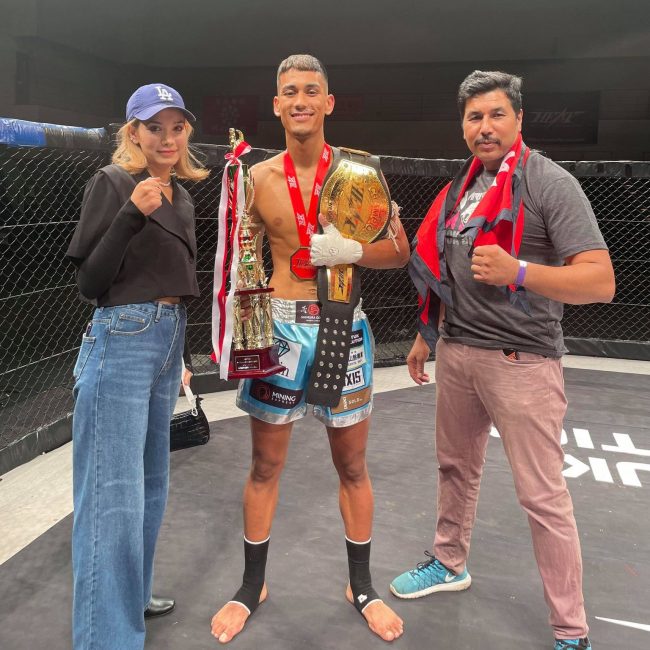 हिमचितुवाले उचाले ‘हिट ४९ प्रोफेसनल बक्सिङ च्याम्पियनसिप २०२१’ को उपाधि