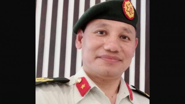 नसियत पाएका जर्नेलको बढुवा, बनाइए मध्य कमाण्डको कमाण्डर, सेनामा राजनीति छिर्‍याे