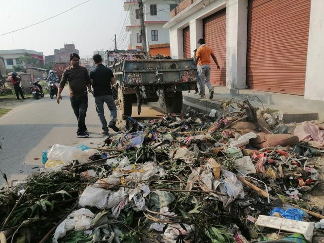 जनकपुरधाम उपमहानगरपालिकाको फोहर नउठाएको भन्दै वडाध्यक्ष आन्दोलित