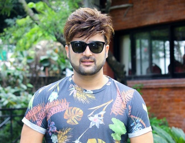 आफ्नो स्टारडमको रक्षामा आर्यन सिग्देल