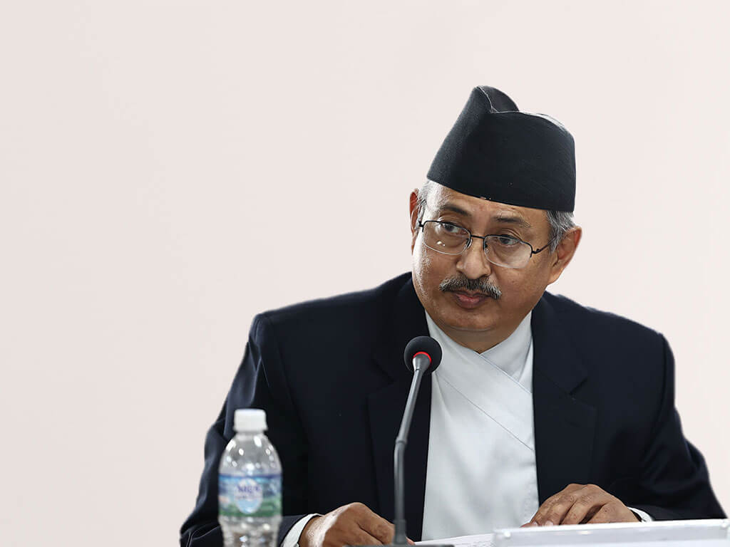 कुनै पनि हाकिमले कर्मचारीलाई तँ भन्न नपाउने