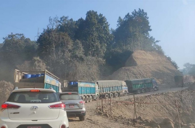 बुटवल-नारायणगढ सडकमा यात्रा गर्नै सकस, ९० प्रतिशत काम बाँकी