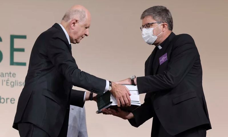 चर्चमा ३ लाख ३० हजार बालबालिकाको यौन शोषण, ३ हजार जना आरोपी