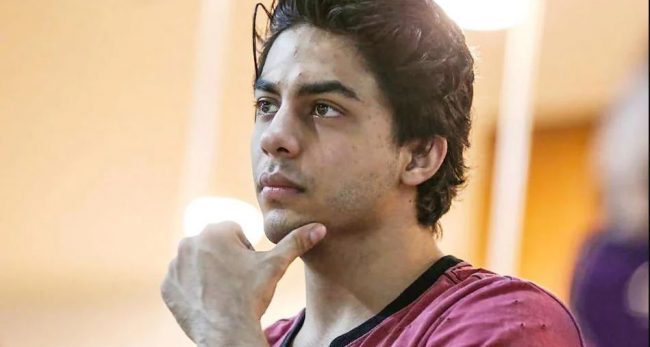 आर्यनलाई आज जसरी पनि जेल पठाउने उनकै वकिलको प्रयास, भोलि आमा गौरीको जन्मदिन