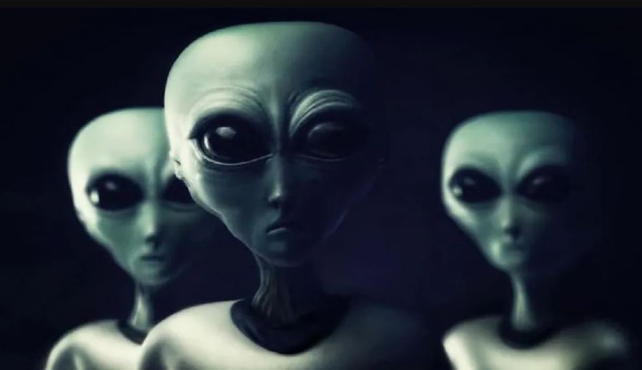 ‘सरकारलाई एलियनबारे सब थाहा छ, उनीहरुसँग नयाँ प्रविधि लिन्छ’