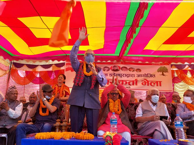 प्रधानमन्त्री देउवाको गृहजिल्लामा कांग्रेस कार्यकर्ताबीच झडप, शशांक बोलेपछि अनशन स्थगित