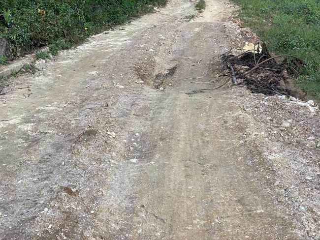 २० महिनामा दुई किलोमिटर सडक कालोपत्रे भएन