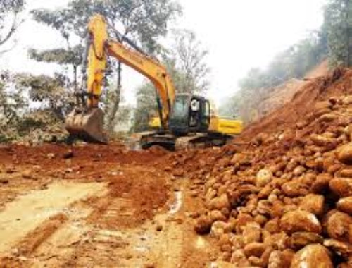 वर्षातले क्षतिग्रस्त सडक धमाधाम मर्मतपछि सञ्चालनमा आउँदै