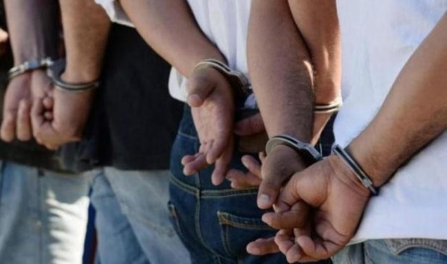 तीन सय प्रतिबन्धित लागुऔषधसहित तीन युवक पक्राउ