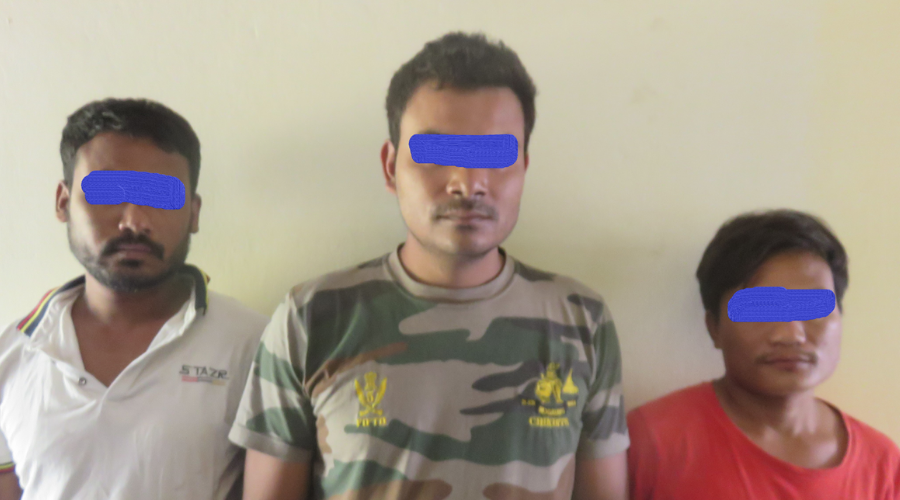 नौ सय ग्राम ब्राउनसुगरसहित तीन जना पक्राउ