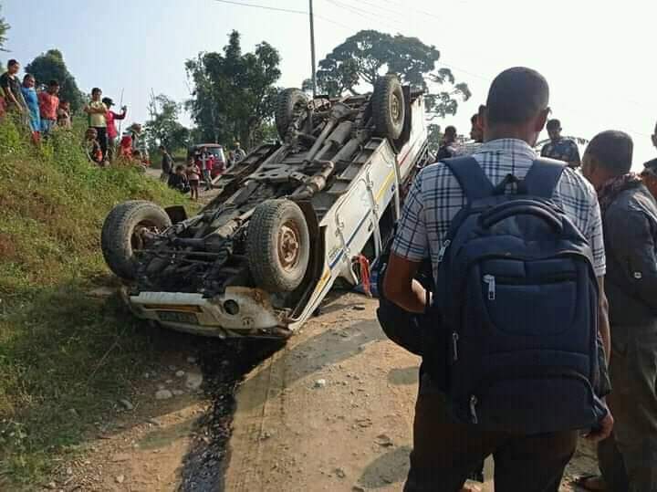 बोलेरो दुर्घटना हुँदा आठ जना घाइते