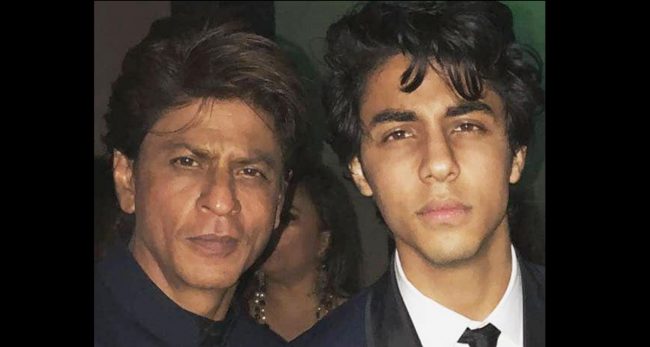 ड्रग्स पार्टी केसमा शाहरुख खानका छोरासँग सोधपुछ, मोवाइल जफत, ८ जना गिरफ्तार