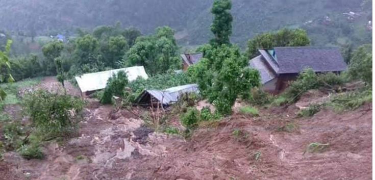 ज्यान गुमाएका परिवारलाई सरकारका तर्फवाट राहत वितरण