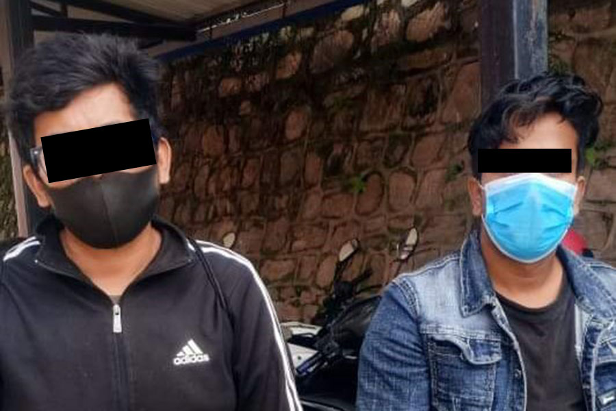 यातायात कार्यालयबाट दुई बिचौलिया पक्राउ