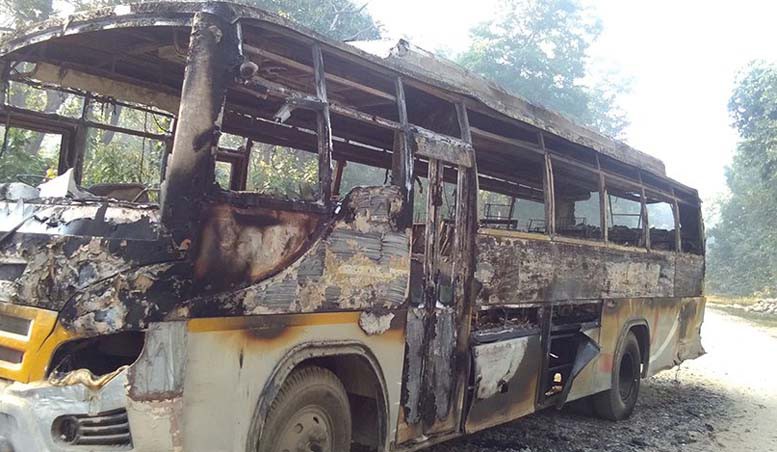 काठमाडौं आउँदै गरेको बसमा गजुरी आइपुग्दा आगलागी, सामान जलेर नष्ट