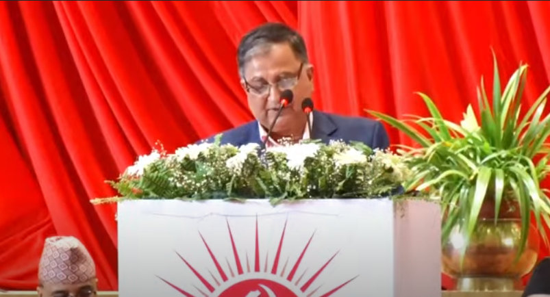 अब भनसुन र सम्बन्धको भरमा नेता बन्ने दिन गएः ईश्वर पोखरेल