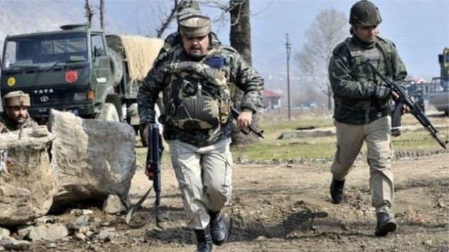 जम्मू-कश्मीरमा भारतीय प्रहरीमाथि आक्रमण, जवाफी कारबाहीमा सशस्त्र समूहका एकको मृत्यु