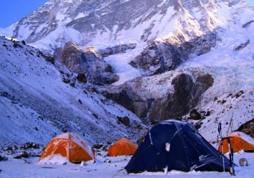 मकालु आधार शिविरमा इटालियन नागरिक अलपत्र